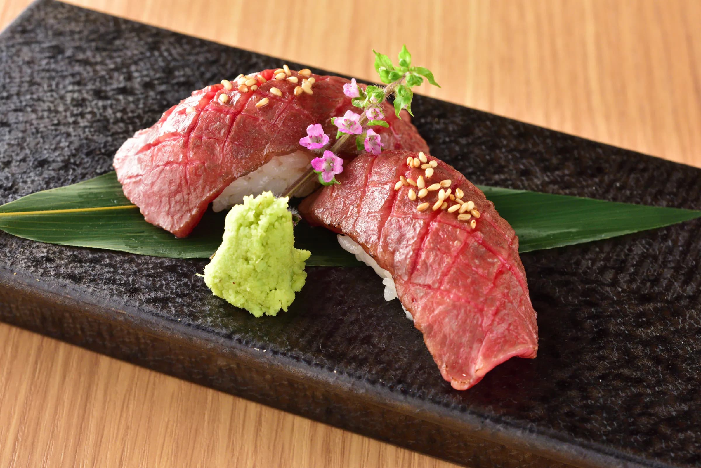 近江牛サーロインの炙り肉寿司